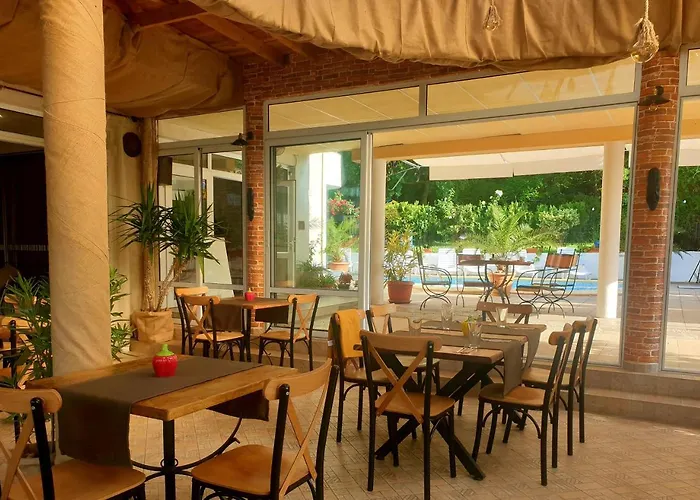 Feniks Hotel Lozenets