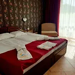 Hotell Feniks 3*