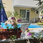 מלון Feniks 3*