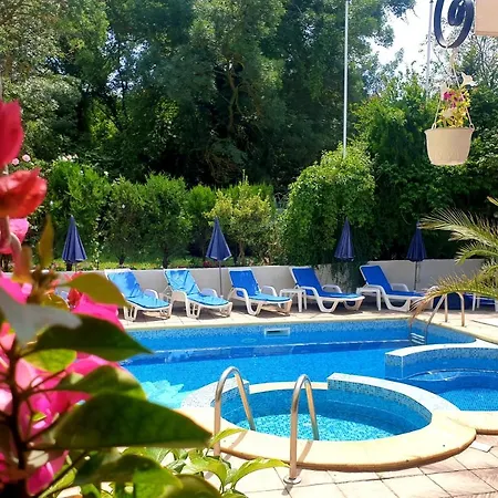 Feniks Hotell Lozenets