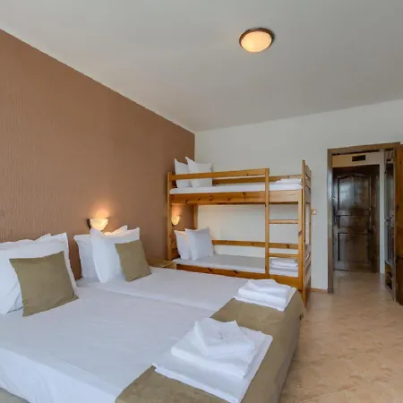 Hotell Feniks 3*