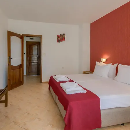 Feniks Hotell 3*