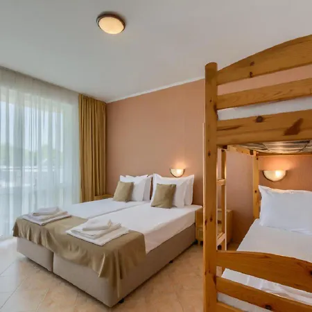 Hotell Feniks 3*