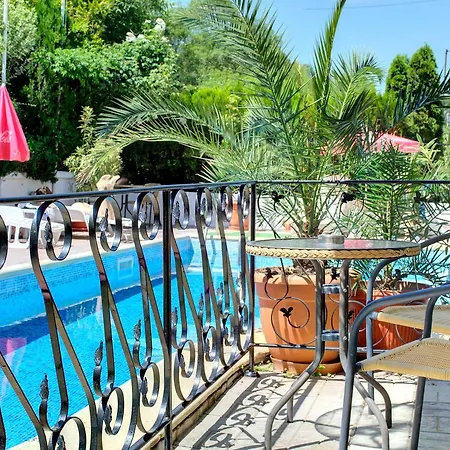 Feniks Hotell Lozenets
